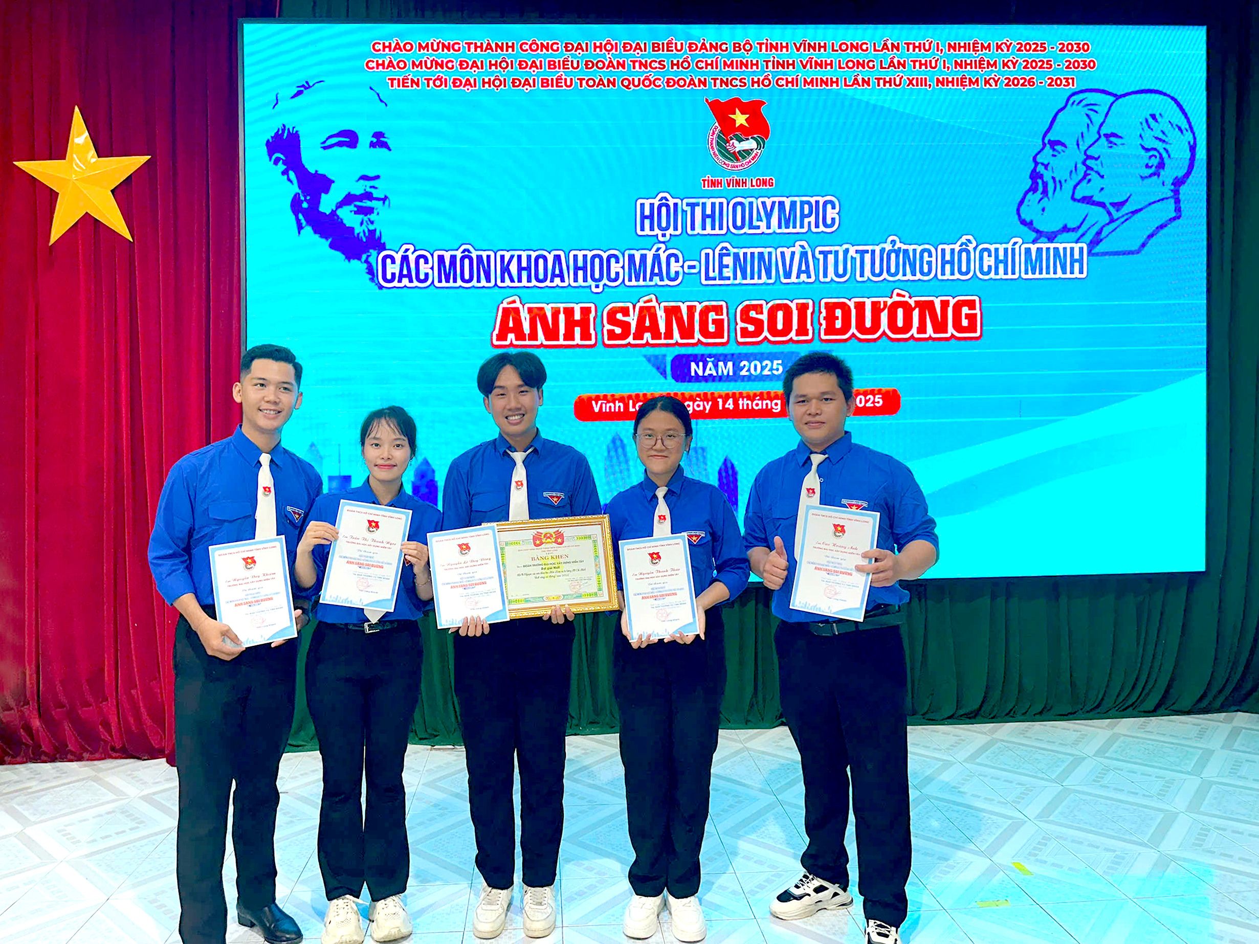 ÁNH SÁNG SOI ĐƯỜNG NĂM 2025.